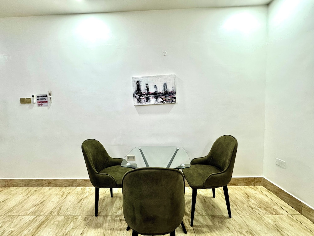 FURNISHED APARTMENTS