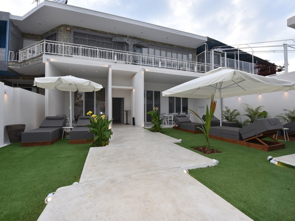 4 Elements Earth Luxury Suites