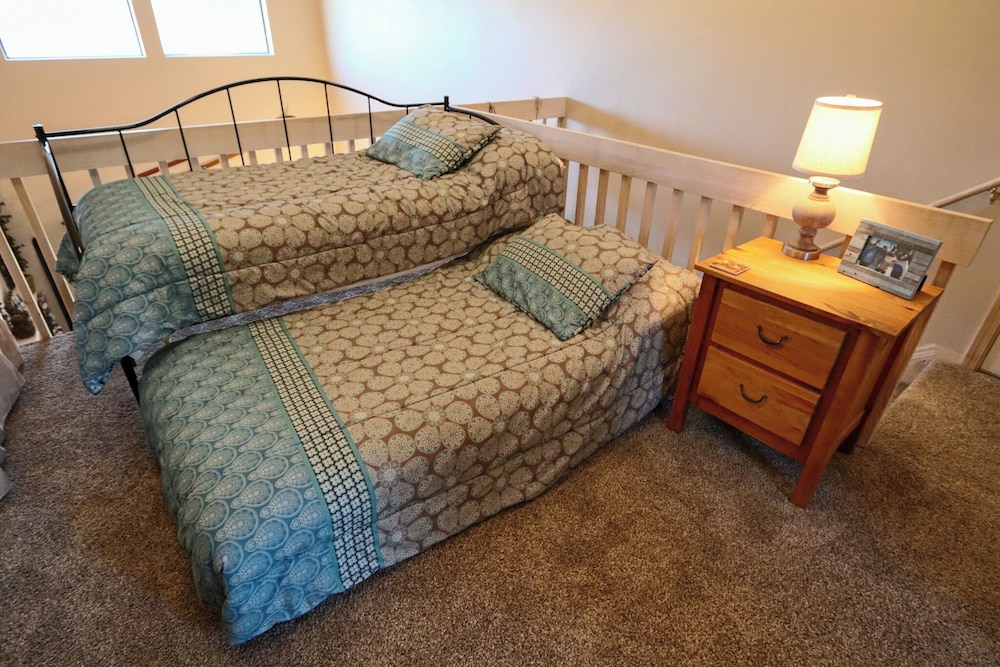 Quiet Cozy Fraser Getaway for 7!