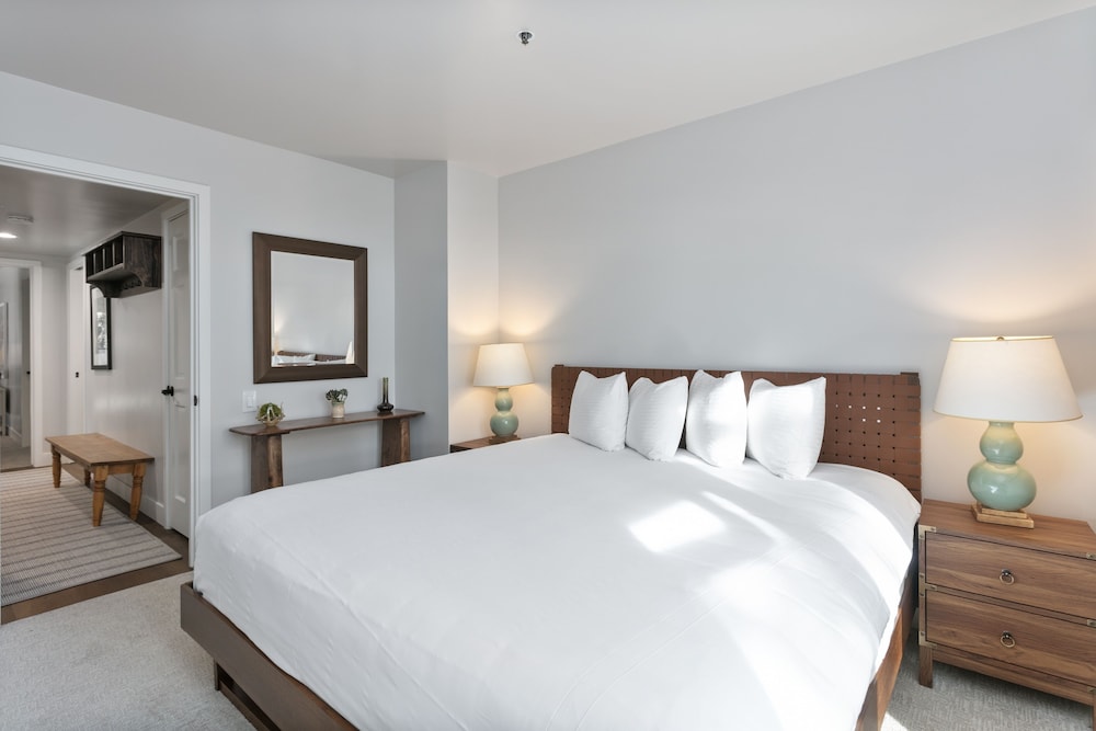 105 - Three Bedroom with Spa Ridgepoint 3 Condo