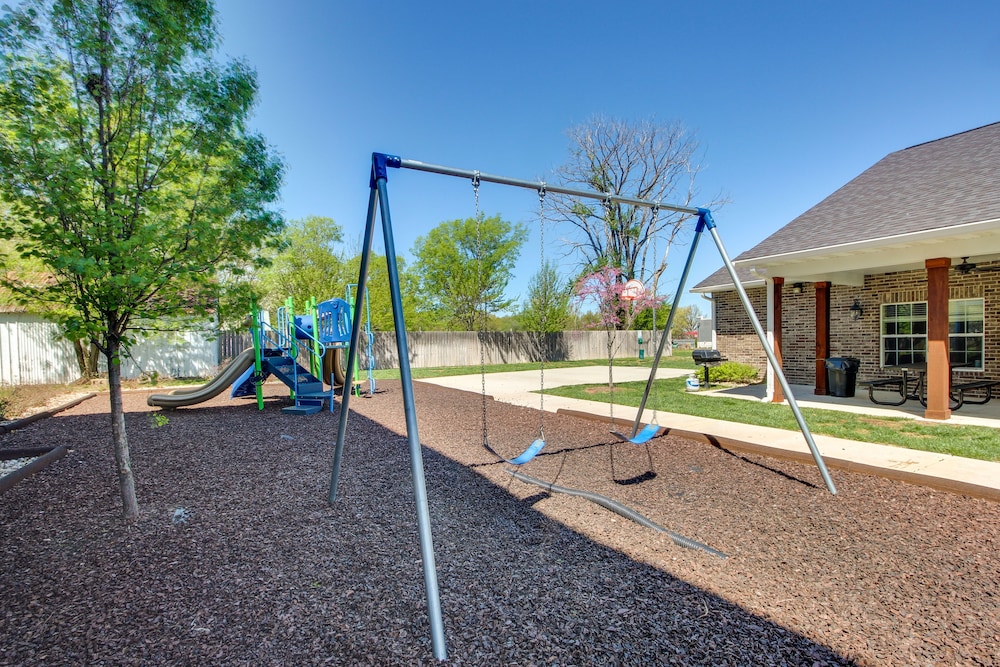 Emporia Vacations - Emporia Apt w/ Playground: 2 Mi to Main Street! - Property Image 1