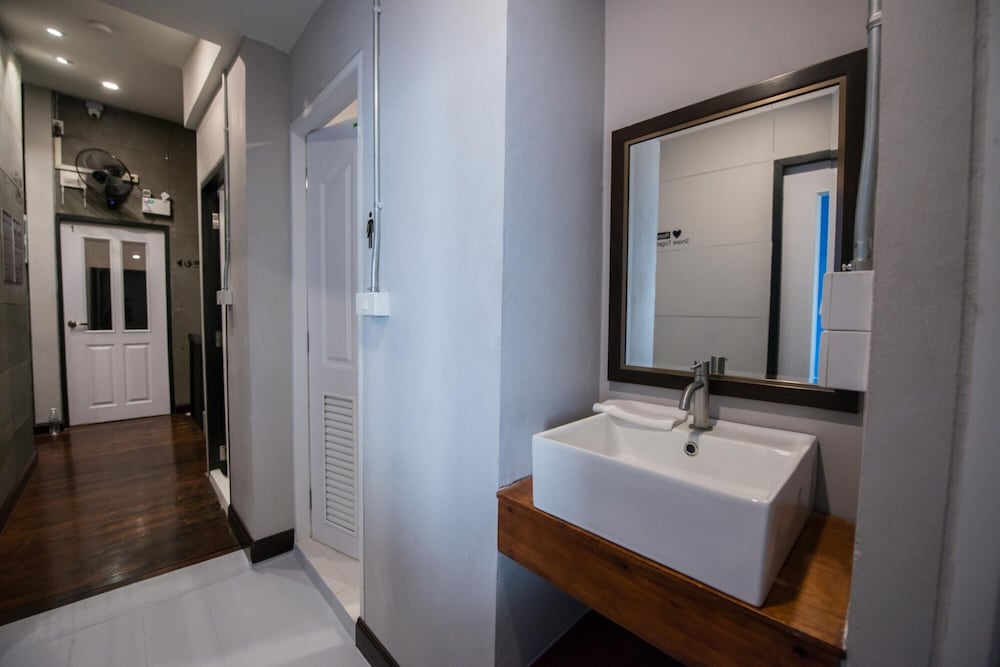 4Share Hostel - Adults Only