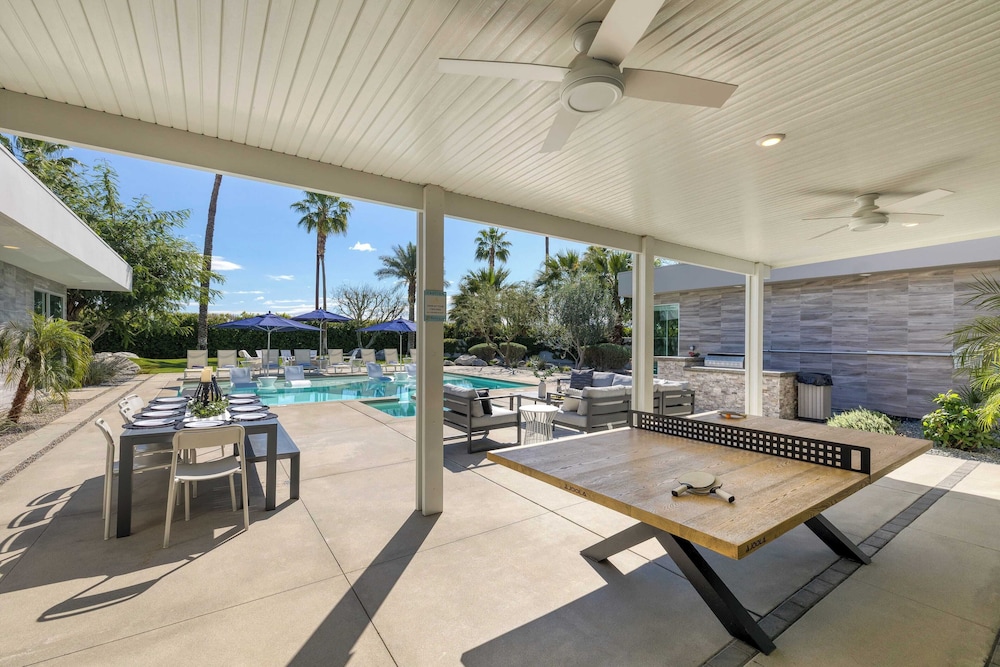 Sleeps 40 3 Luxe Villas Next to Empire Polo Club Putting Green & Pickleball