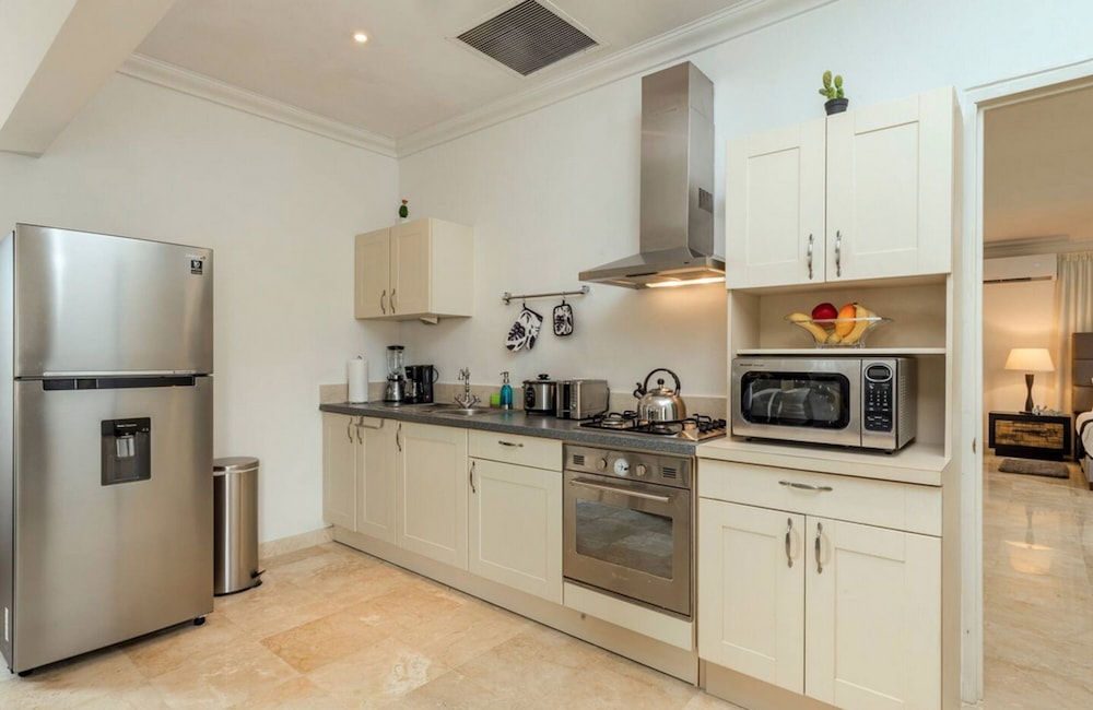 NEW Premium Luxury 2BR 3BA Pool House