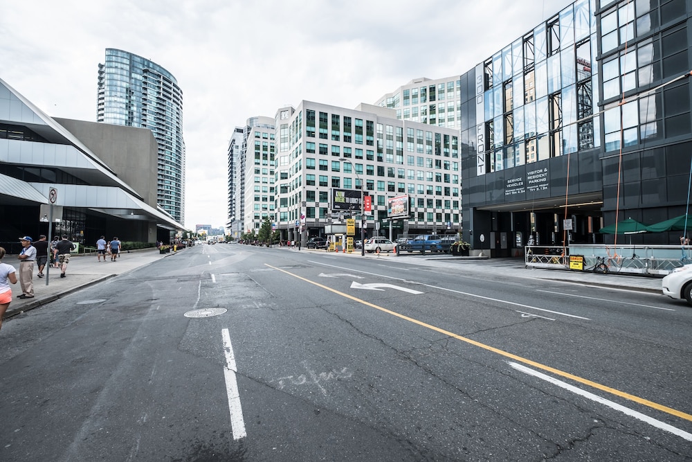 QuickStay - Ultra Luxury on Front St. (Union Station)