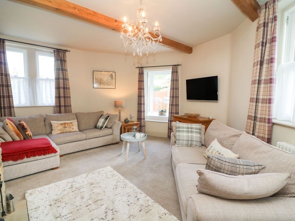 Lonsdale Cottage