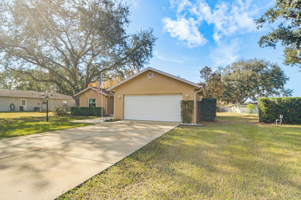 Pet-friendly Home 12 Mi to WEC & Dtwn Ocala!