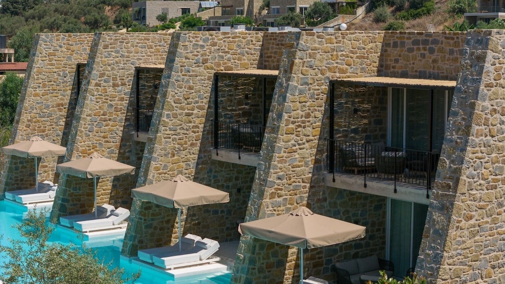 Gialova Hills 8