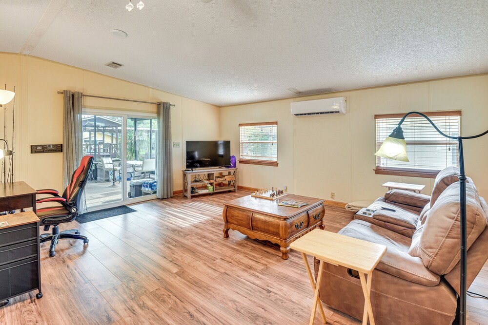 Boat Dock & Waterfront Deck: Home in Satsuma!
