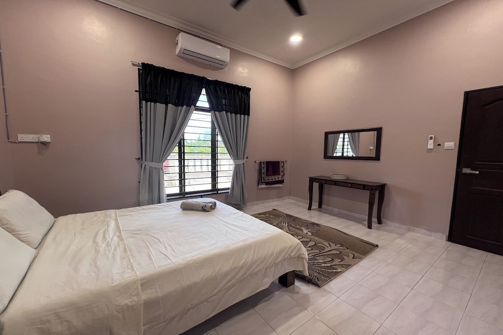 Nurbayu Villa (3 and 4 bedroom Villa) Kemaman