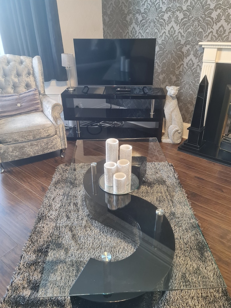 Robert The Bruce Apartment