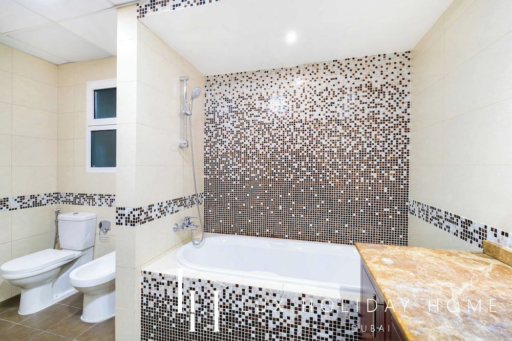LUX The Al Seef Marina 4 bed Suite