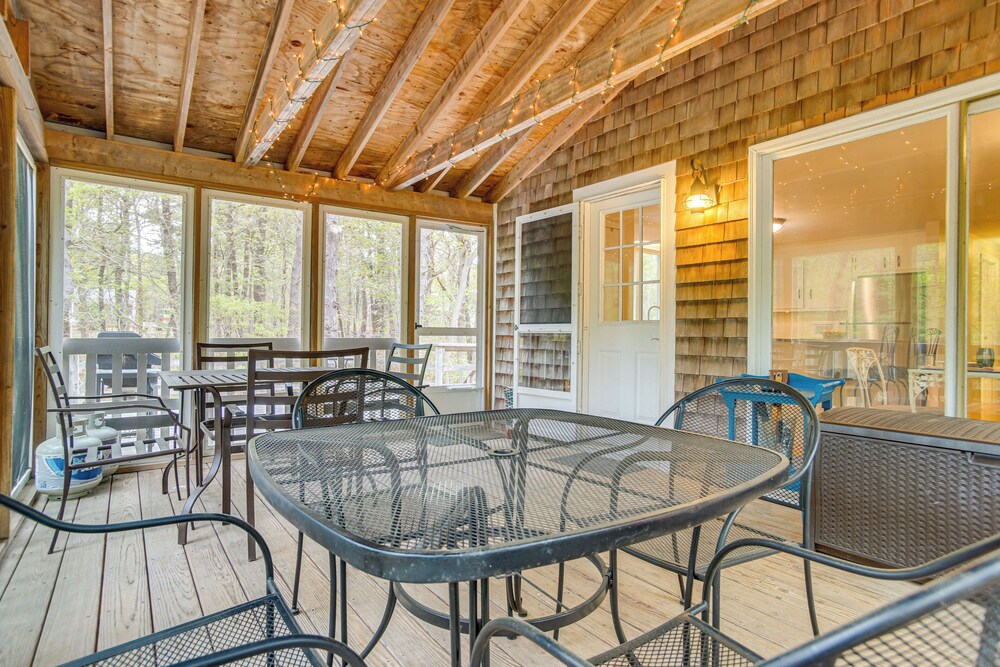 1/2 Mi to Cooks Brook Beach: Cozy Cape Cod Retreat