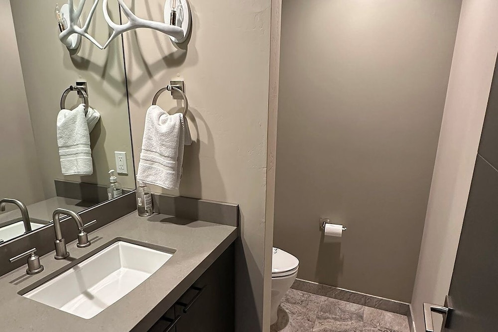 2030 Marconi Way 5 Bedroom Home