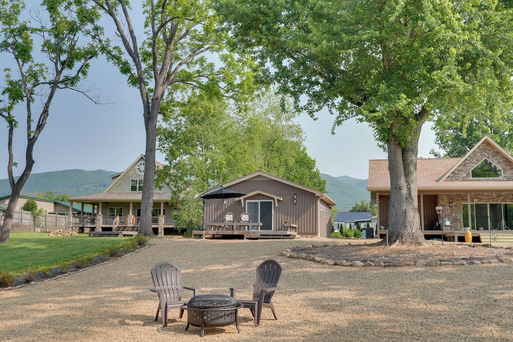 Riverfront Elizabethton Detached Studio w/ Grill view 4