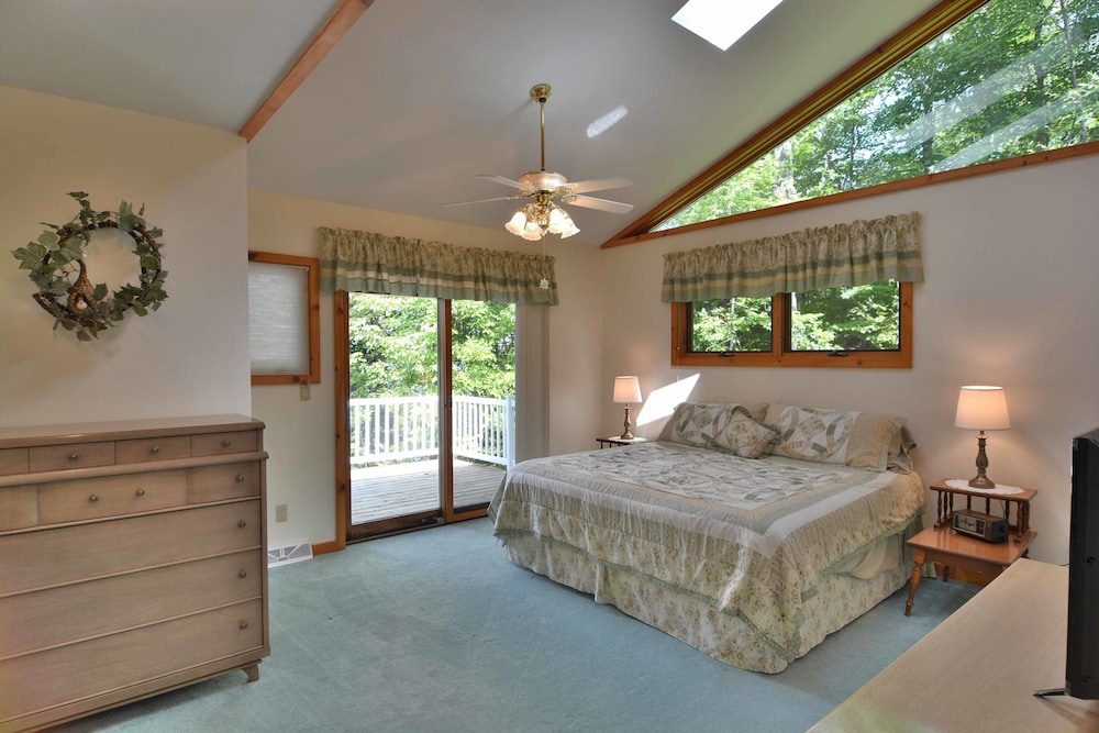 Sandy Shores 2 Bedroom Hotel Room by RedAwning