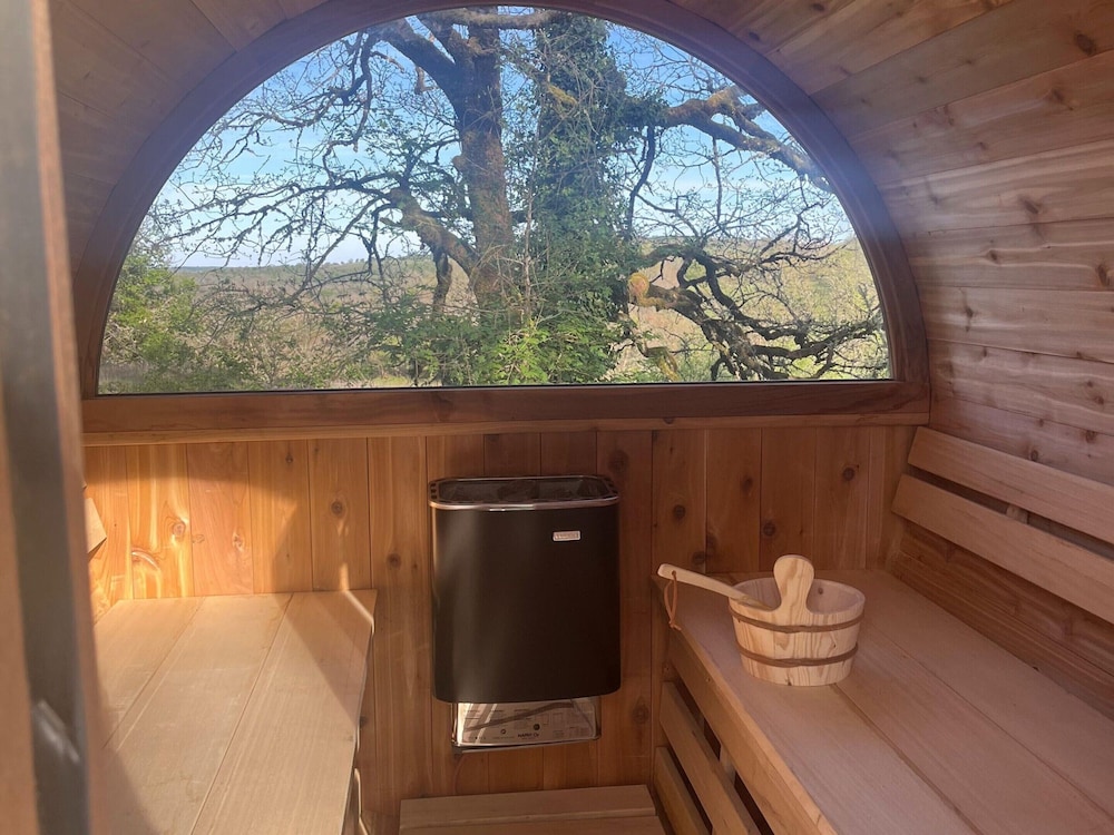 Holiday Home in Dordogne With Pool & Bubble Bath