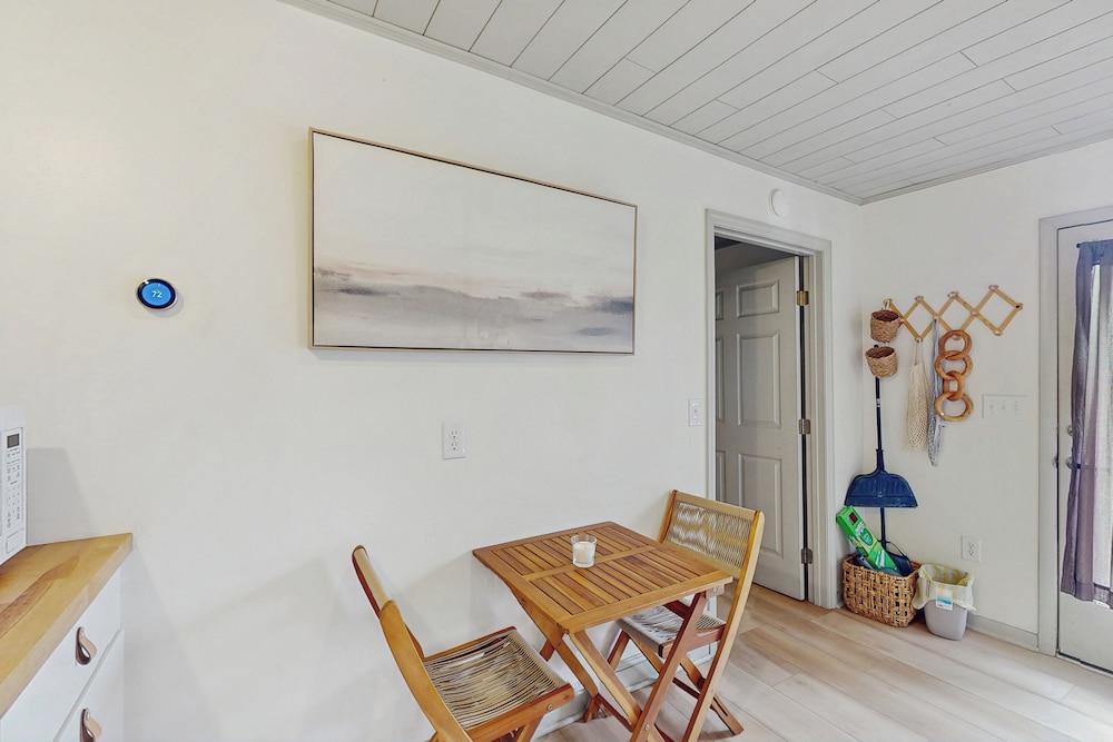 1BR Home w/ Outdoor Shower, Steps to Beach