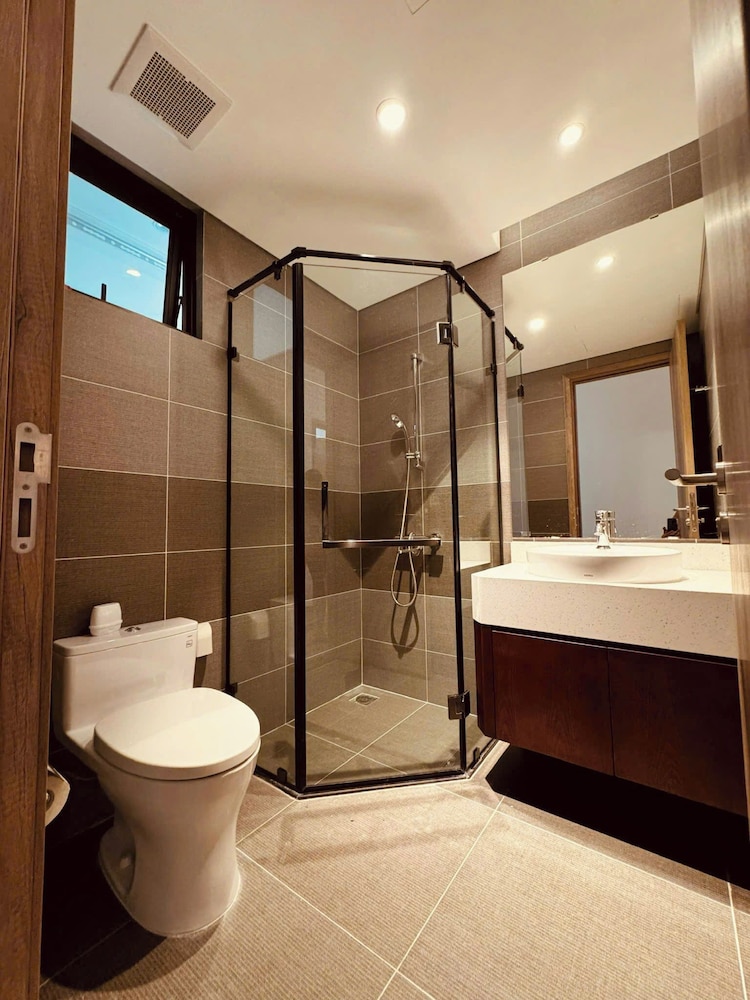Sakura Homestay - Landmark Ecopark
