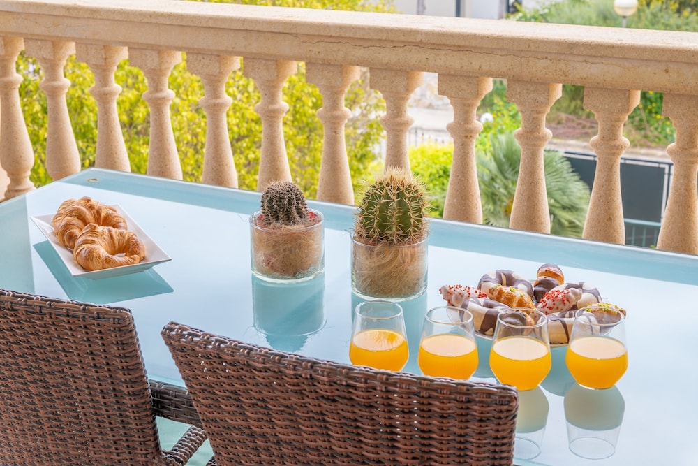 Xilvar in Mallorca With 3 Bedrooms and 2 Bathrooms