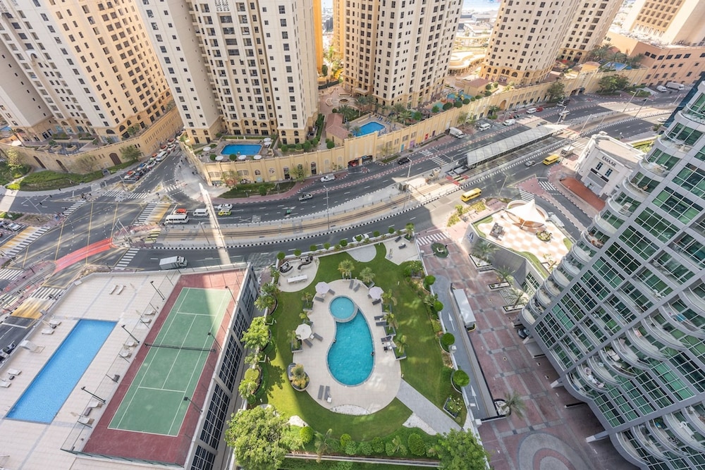 Premium 1-bedroom Apartment in Dubai Marina