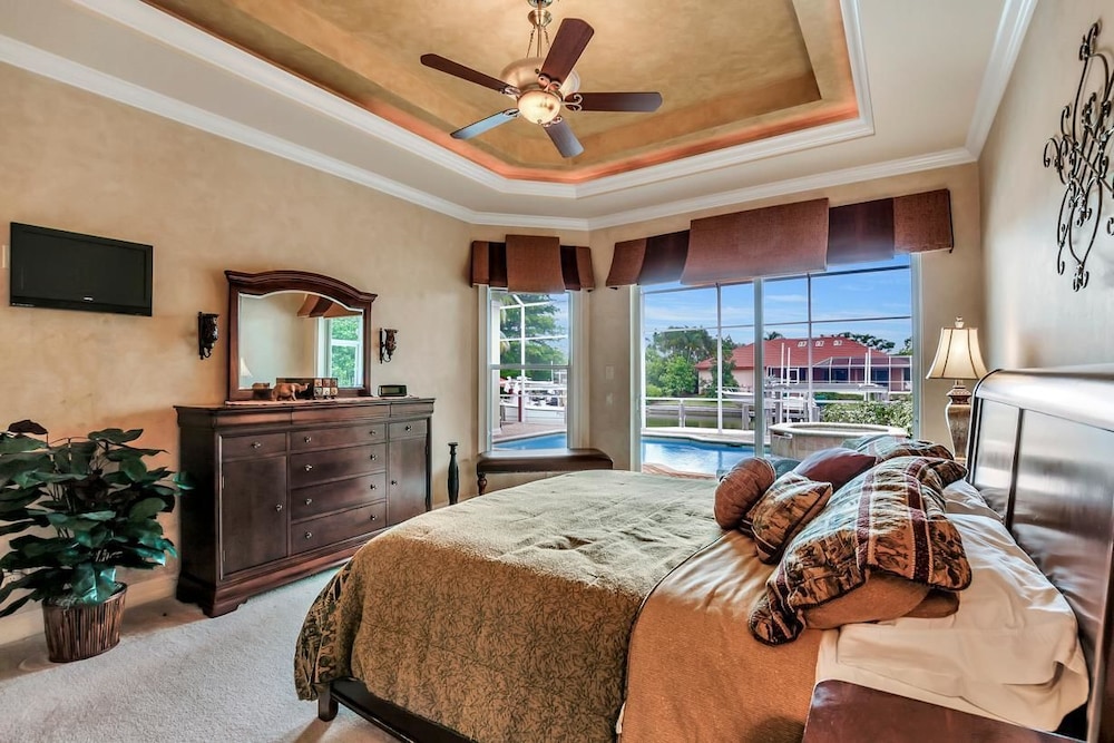 SMARCO1255 3 Bedroom Holiday Home by Marco Naples Vacation Homes