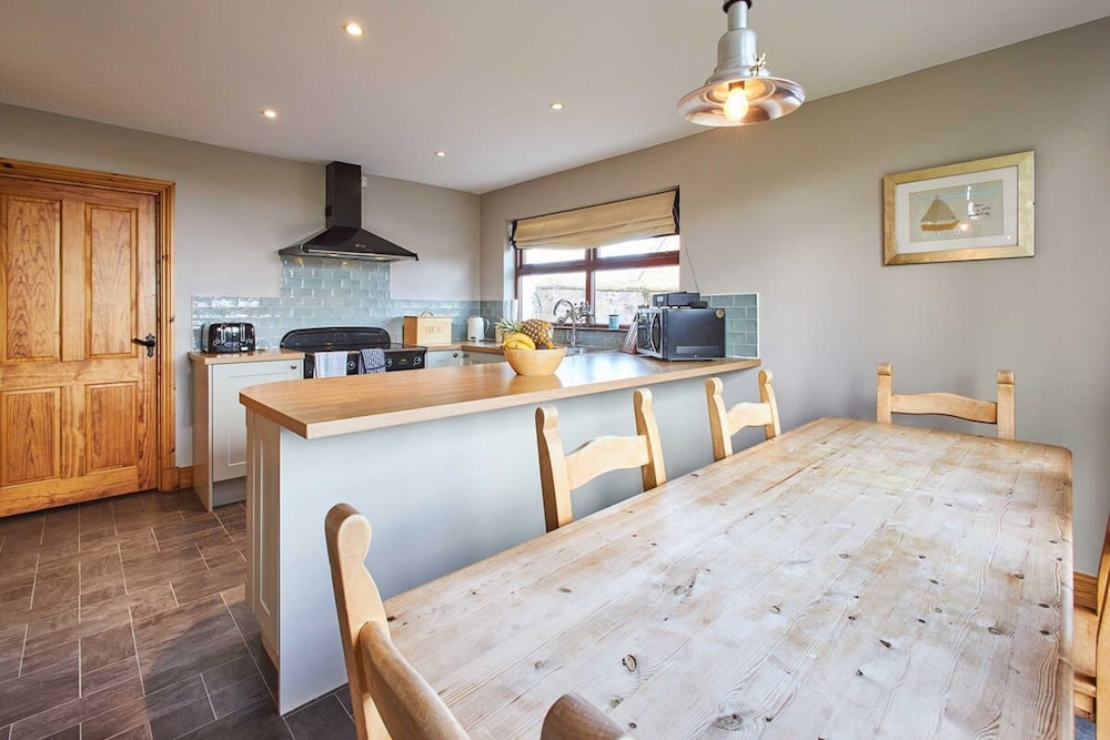 Host Stay The Coach House