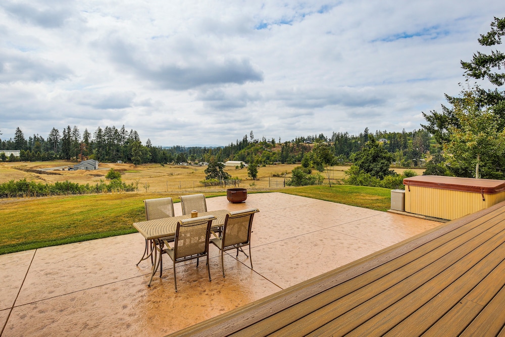 Springfield /eugene Countryside Home w/ Mtn Views!