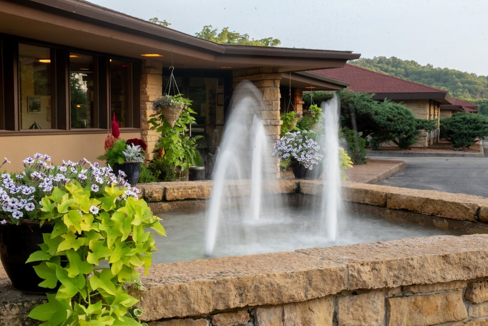 Spring Valley Inn