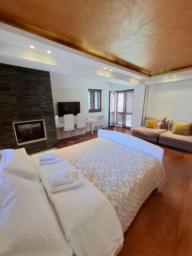 Filip Deluxe Rooms