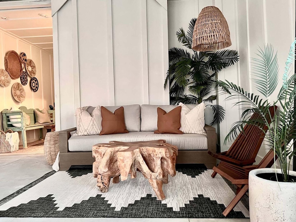 Pearl Hideaway