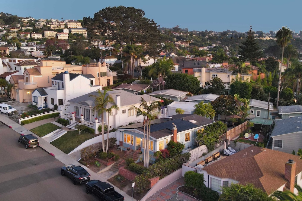Cliff View by Avantstay Hot Tub + Fire Pit 1 Block From Downtown La Jolla