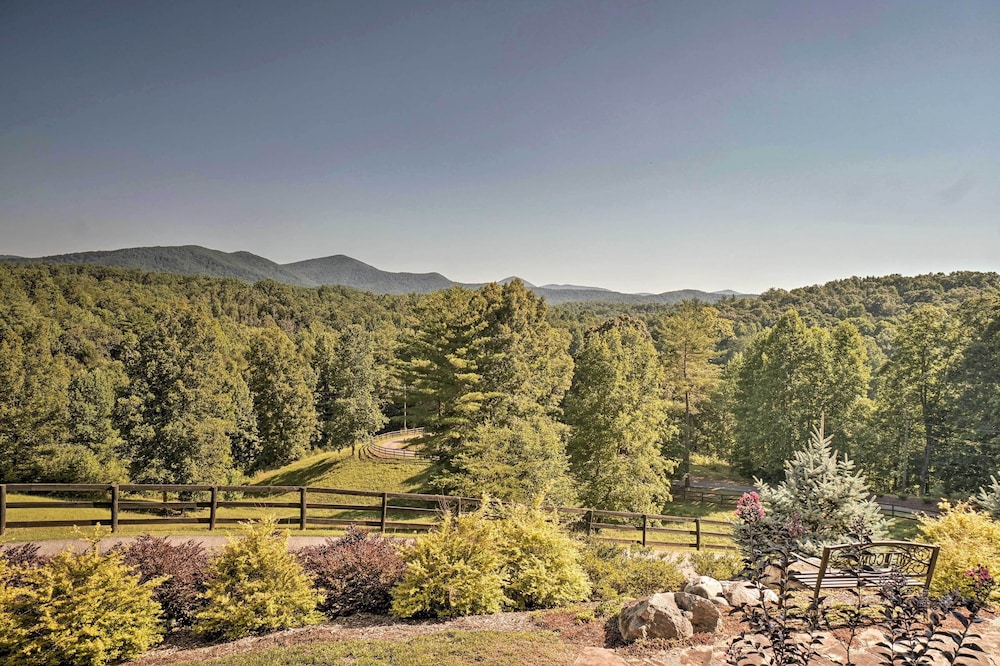 Hilltop Home w/ Panoramic Forest & Mountain Views!