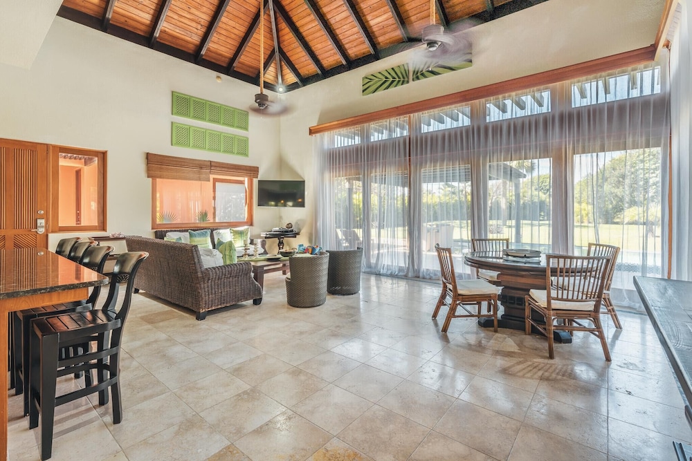 Warm 2BR Bungalow w Pool Backyard in Cap Cana