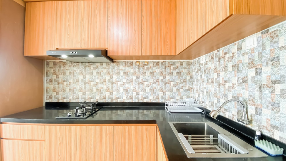 Cozy and Best Deal Studio Apartment Amethyst