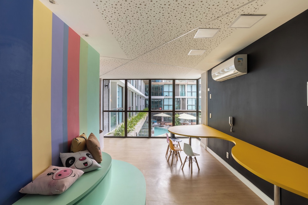 Sunny Hall Flat by EasyHome