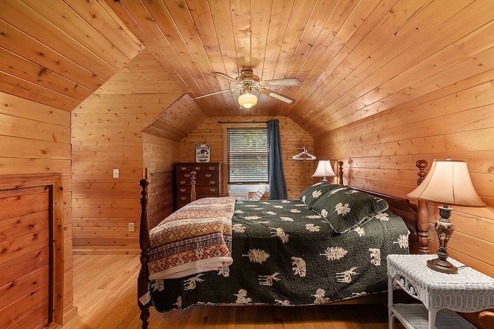 Cabin Retreat on Big Crooked Lake view 4