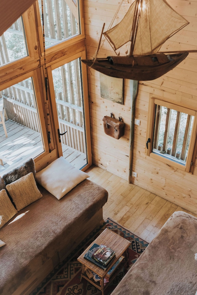 Cabane de la Saône by Lyon Country House