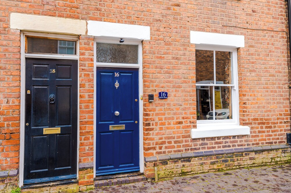 16 Steele Street