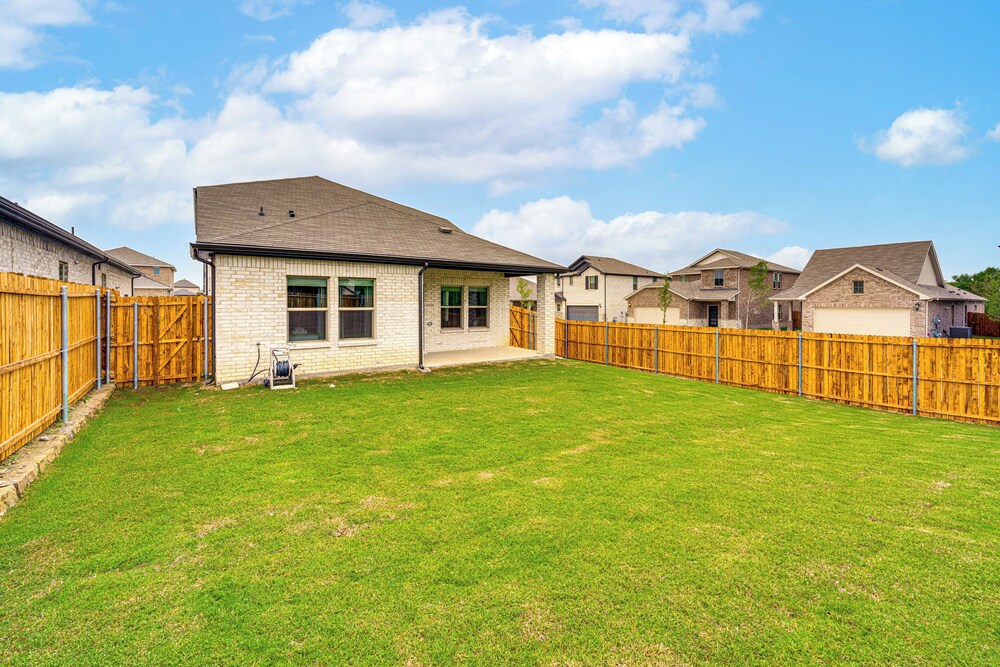 Pool Access: Modern Retreat in Lowry Crossing!