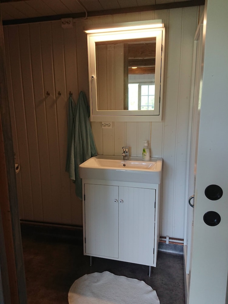 Cozy Cabin Retreat in Scenic Valley, E6 South of Trondheim