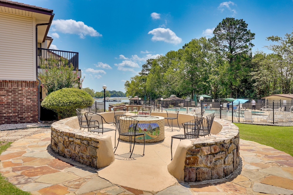 Hot Springs Condo on Lake Hamilton w/ Views! view 2