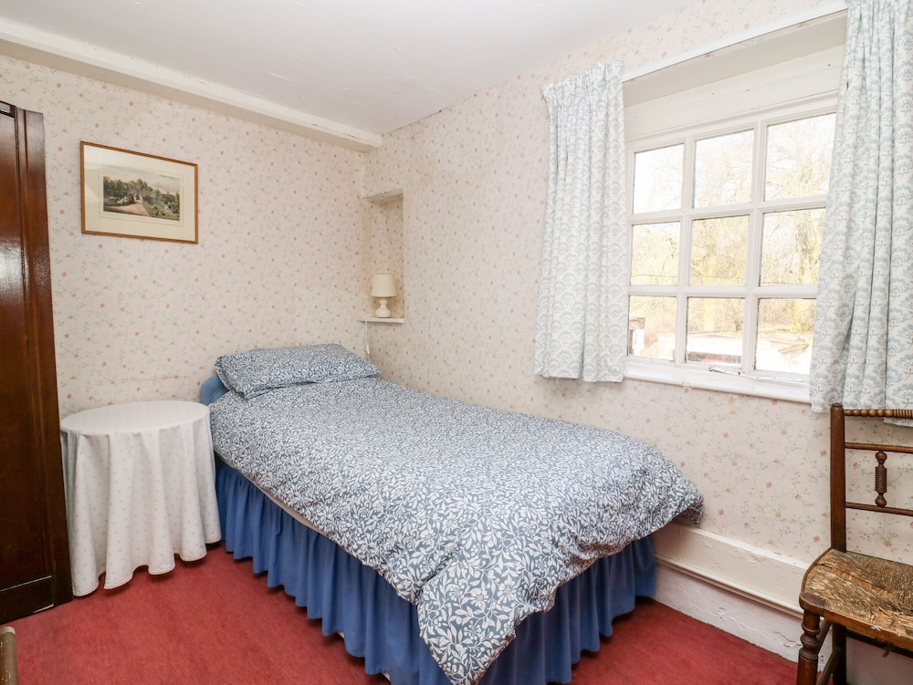 Carr Cottage view 4
