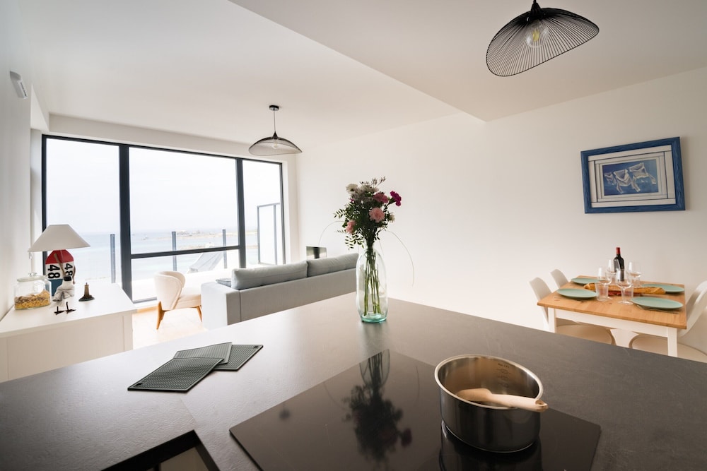 Apartment in Porspoder Near Plage du Bourg
