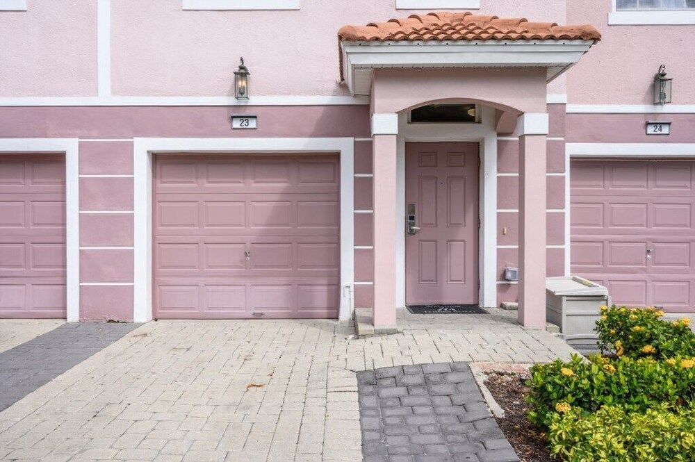 Gorgeous Vista Cay Town Home, Vista Cay - 4002