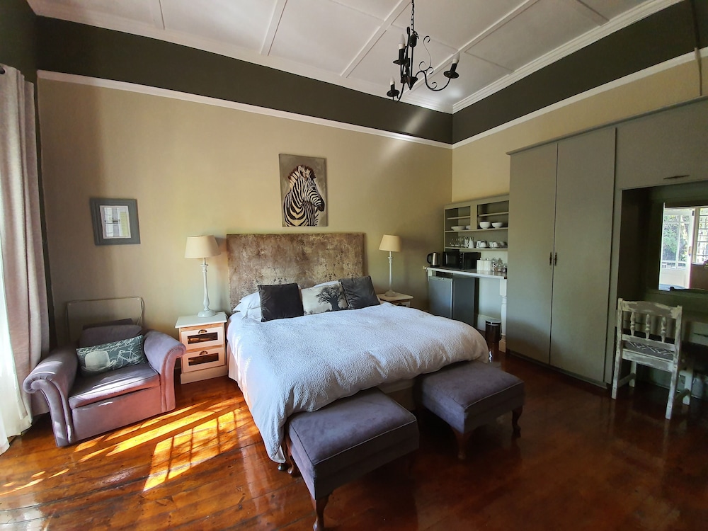 Waterhouse Guest Lodges 236/230 Bourke Street