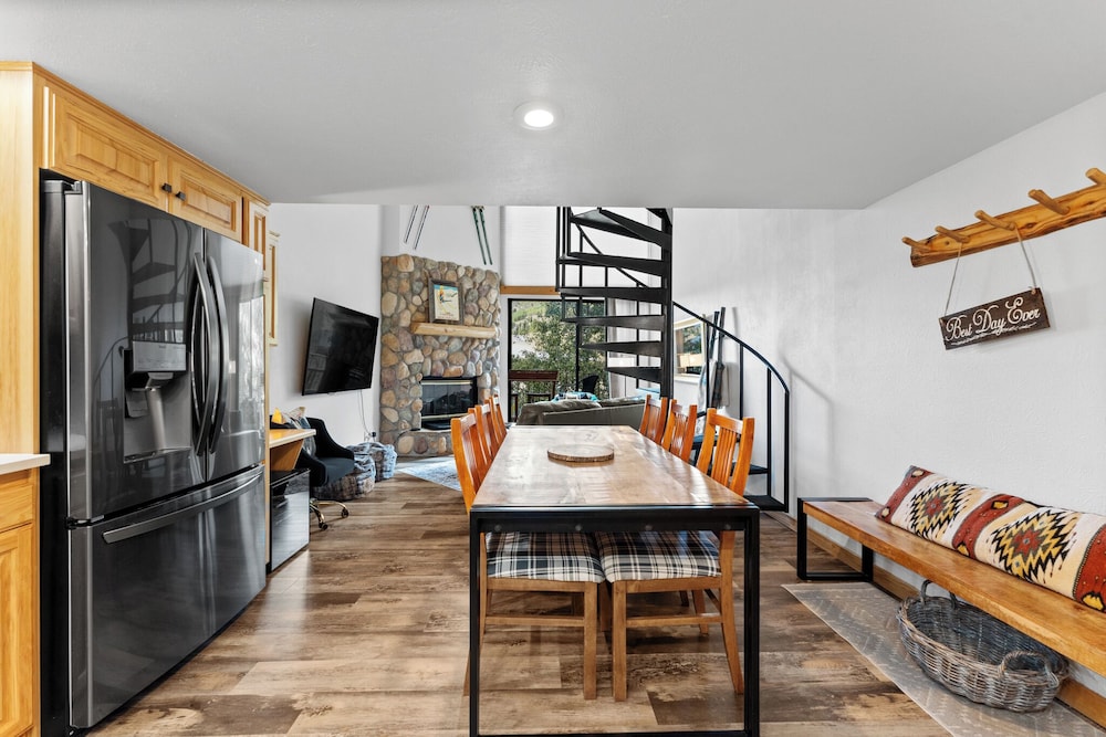 Summit House East #313