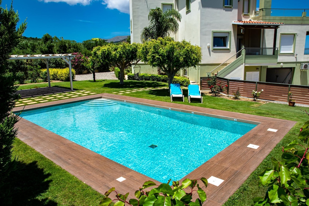 Villa Dimokratia