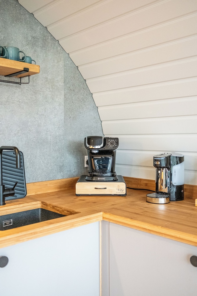 Unique 1 BD Eco-Retreat in Old Chalford