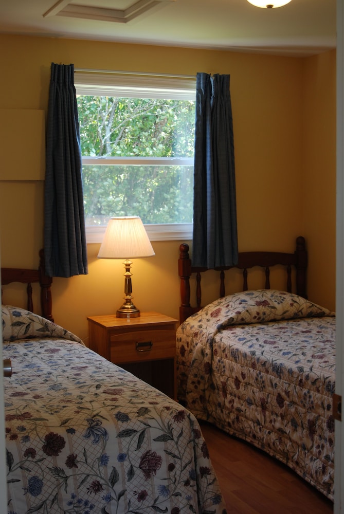 Shining Waters Cottages